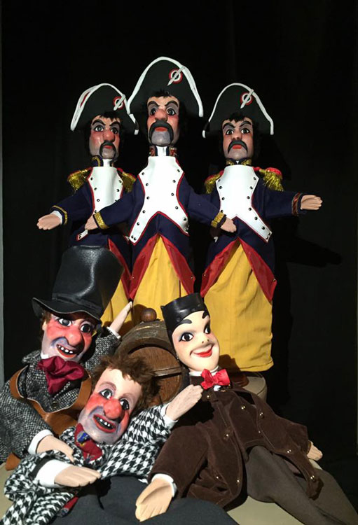 Fabrication de marionnettes francaises gendarme, guignol, gnafron